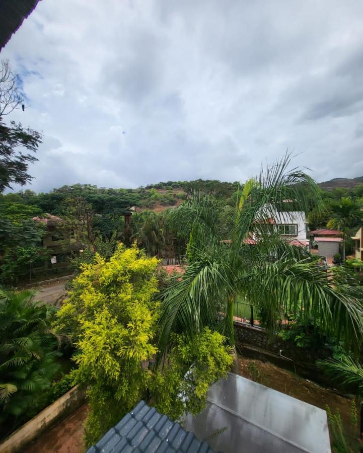 The Perfect Stays- Lal Mahal Villa With Disco Pool Lonavala Esterno foto